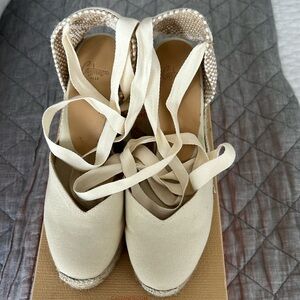 Castaner Espadrilles. Size 6. Ivory. Brand NEW worn once.